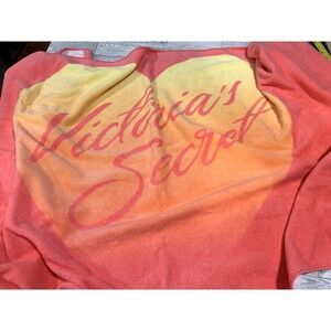 Victoria Secret Limited Edition Vintage Beach Towel Heart Logo Pink Yellow 60x30